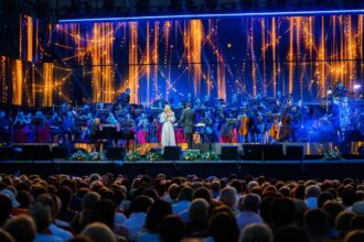 destinatia turistica mamaia constanta premiaza artistii care au facut istorie in muzica romaneasca astazi incepe festivalul national de muzica usoara mamaia 68a873f18bf6f