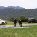 doi politisti impuscati mortal un al treilea grav ranit in australia suspectul e cautat de politie 68addc380b23d