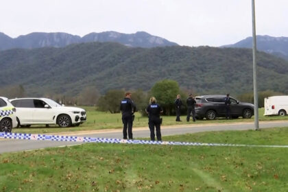 doi politisti impuscati mortal un al treilea grav ranit in australia suspectul e cautat de politie 68addc380b23d