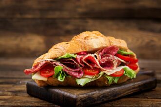 elevii din mircea voda vor primi zilnic cate un sandwich si un fruct primaria cauta o firma de catering 689353d6a88db