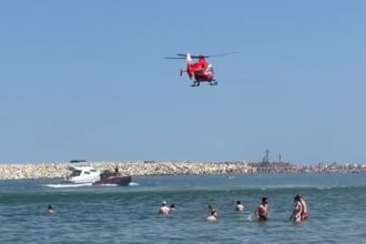 elicopterul smurd trimis de urgenta in mosneni aproape de 23 august o persoana a fost scoasa inconstienta dintr o piscina 6890a3cf3e086