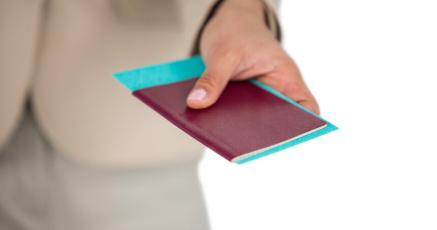experienta unei romance stabilite de 12 ani in strainatate permis de conducere in 45 de minute si pasaport in 20 direct la aeroport 68b020a1b1507