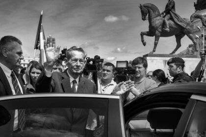 familia regala a publicat mesajul transmis de regele mihai romanilor pe 23 august 1944 cand a rupt alianta cu germania nazista 68a9ab9eba6be