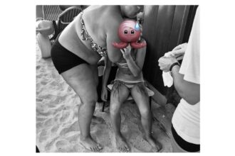 fetita de 10 ani in pericol la eforie dupa ce valurile au impins o in stabilopozi salvamarii au intervenit in timp record 688e2071e16d0