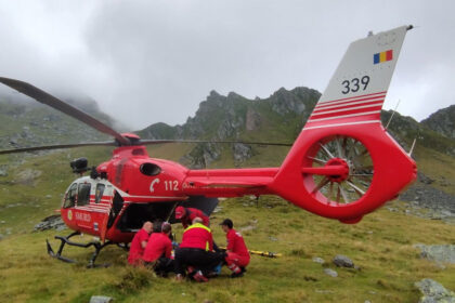 fetita de 9 ani gasita ranita si inconstienta la balea lac a fost preluata de urgenta cu un elicopter smurd 68a484acc7219