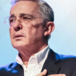 fostul presedinte al columbiei alvaro uribe condamnat la 12 ani de arest la domiciliu 688db5a242cb4