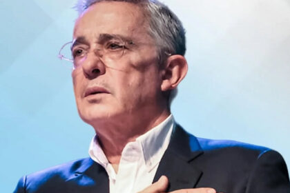 fostul presedinte al columbiei alvaro uribe condamnat la 12 ani de arest la domiciliu 688db5a242cb4