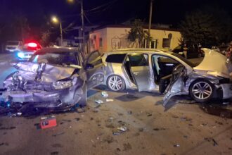 foto accident in constanta doua autoturisme s au ciocnit la intersectia strazilor mesterul manole si mugurului 68acd63daa44a