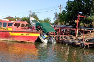 foto accident naval in delta dunarii la crisan cu o ambarcatiune in care se aflau si doi copii 688e390b0be29