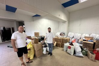 foto ajutoare pentru sinistrati trimise de arhiepiscopia tomisului in judetul suceava 689b3ea534753