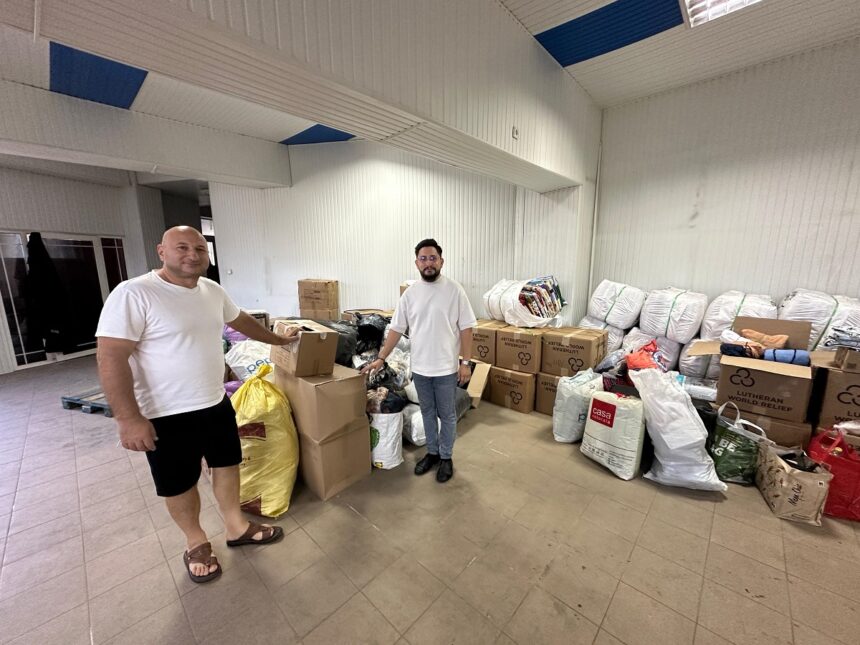 foto ajutoare pentru sinistrati trimise de arhiepiscopia tomisului in judetul suceava 689b3ea534753
