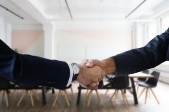 foto campanie agresiva de angajari la ministerul economiei romania are nevoie de lideri adevarati integri competenti e timpul sa schimbam jocul in companiile de stat 68a6004cd12a7