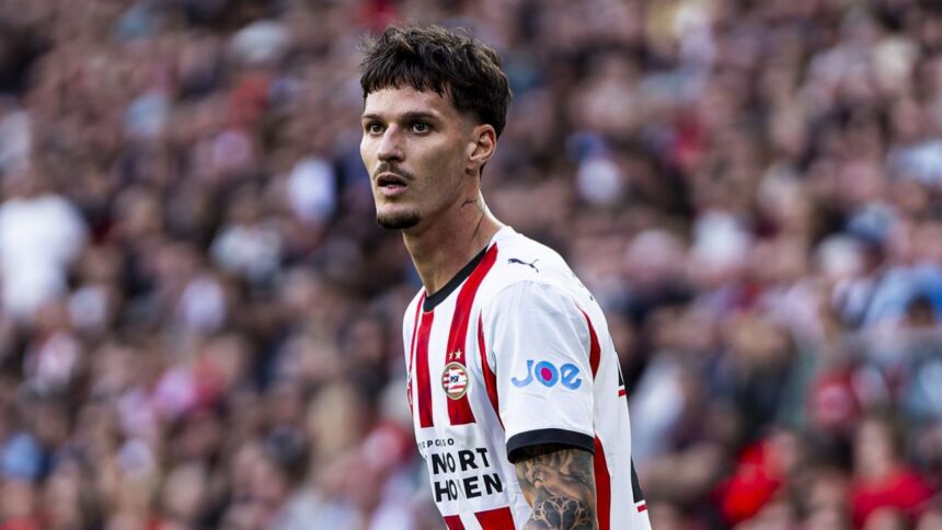 foto dennis man sarbatorit romaneste de olandezi de ziua lui gestul superb al clubului psv 68ad837677d3f