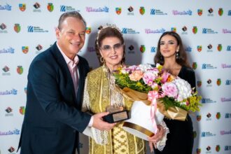 foto final spectaculos la festivalul national al cantecului si dansului popular romanesc mamaia 2025 irina loghin a primit trofeul mamaia nostalgia 68b306b437c93