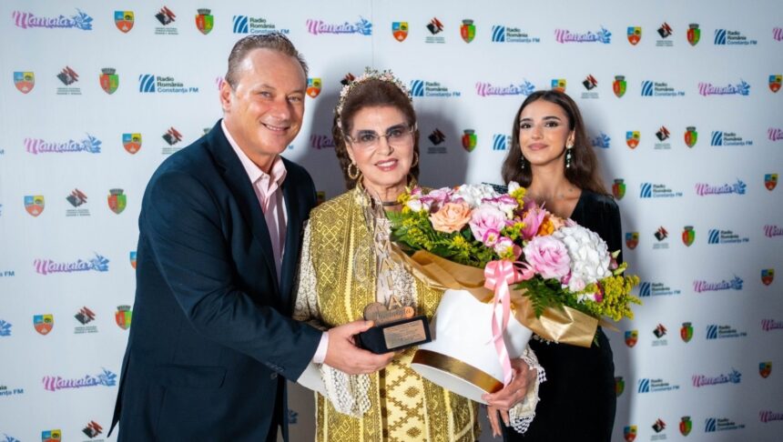 foto final spectaculos la festivalul national al cantecului si dansului popular romanesc mamaia 2025 irina loghin a primit trofeul mamaia nostalgia 68b306b437c93