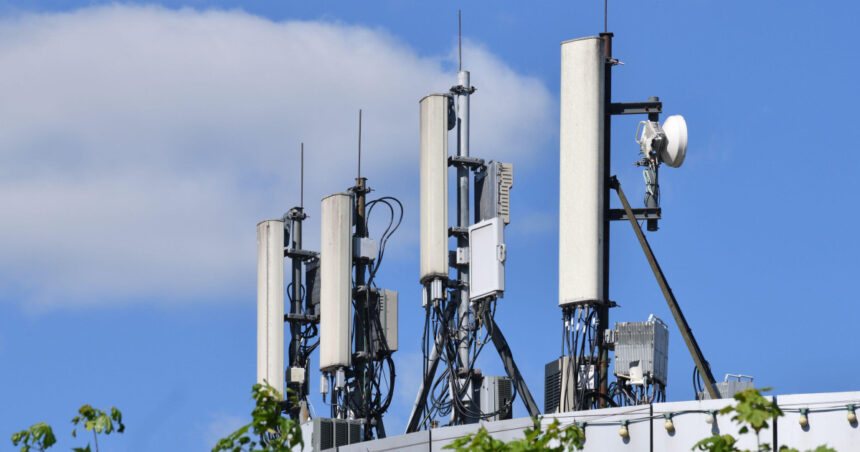 foto imaginile care dezvaluie planul lui putin rusia construieste o antena uriasa langa polonia pentru a spiona nato 68a8e50ce7568