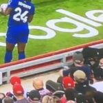 foto politia investigheaza caz ireal de abuz rasial cu un fan liverpool in scaun cu rotile in prim plan 68a0749cbcb08