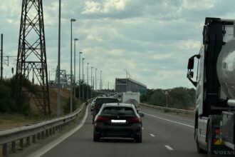 foto se circula bara la bara pe a2 dupa statia de taxare de la fetesti 68ab135db68eb