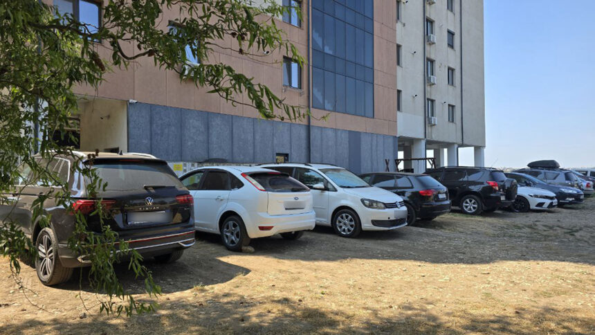 foto spatiile verzi din constanta si mamaia au fost transformate in parcari gratuite pentru turisti 6895b9d22231c