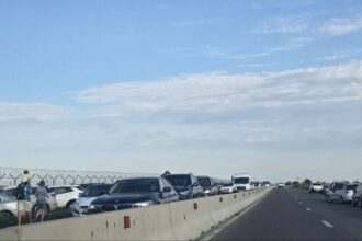 foto trafic de cosmar pe dn 2a spre aeroportul mihail kogalniceanu coloanele sunt de peste 5 km 688e471c21996