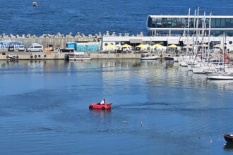 foto video aparitie inedita in portul tomis barca masina face valuri printre yachturi si corabiile piratilor 68935d3a735ff
