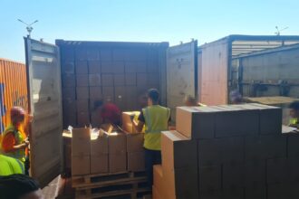 foto video contrabanda de 4 milioane de euro descoperita in portul constanta sud agigea marfa era intr un container venit din emiratele arabe unite 689c3c2425fed