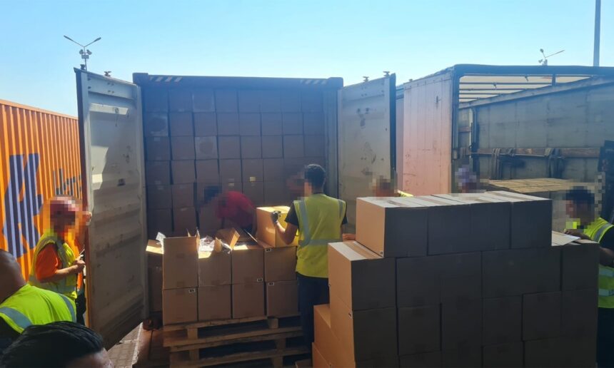 foto video contrabanda de 4 milioane de euro descoperita in portul constanta sud agigea marfa era intr un container venit din emiratele arabe unite 689c3c2425fed
