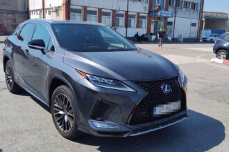 foto video masini de lux cautate de autoritati europene descoperite in portul constanta vezi aici ce spun politistii 68a063d7883e9