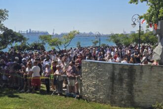 foto video mii de turisti si constanteni au participat astazi la festivitatile organizate de ziua marinei 689f069e996fd