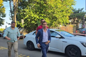 foto video primarul cristian radu a ajuns la dna imagini cu edilul din mangalia intrand in sediul procurorilor anticoruptie 68a5df7b62045