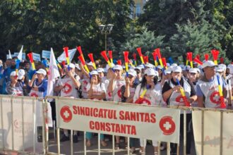 foto video protest in fata prefecturii constanta confederatiile cer guvernantilor o lege a salarizarii corecta vezi aici lista completa a revendicarilor 68aea563403e2
