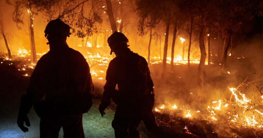 galerie foto incendiile de vegetatie fac ravagii in nord vestul spaniei peste 1000 de persoane evacuate sit unesco in pericol 6899bff01260e