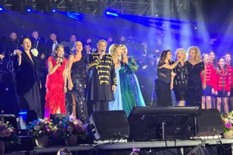 galerie foto prima zi a festivalului de la mamaia o adevarata sarbatoare la mal de mare florin mitroi de peste 60 de ani acest festival aduce bucurie si mandrie romanilor 68a9bc04c47f9