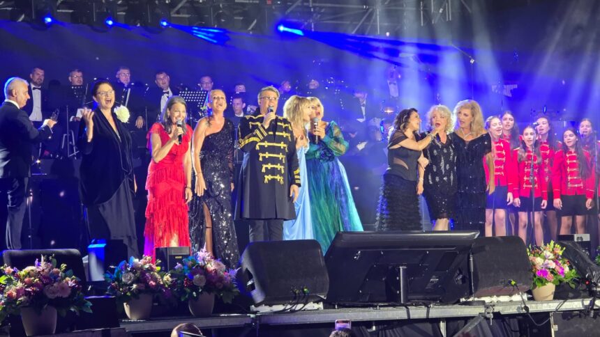 galerie foto prima zi a festivalului de la mamaia o adevarata sarbatoare la mal de mare florin mitroi de peste 60 de ani acest festival aduce bucurie si mandrie romanilor 68a9bc04c47f9
