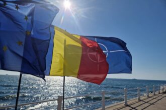 galerie foto video ziua marinei sarbatorita pe faleza cazinoului din constanta cu onoruri militare in prezenta premierului ilie bolojan 689ed9a053175