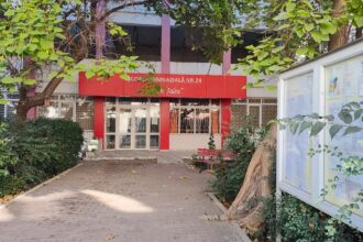 galerie fotovideo haos la inceput de an scolar elevii de la scoala gimnaziala nr 24 ion jalea relocati in palas parintii sunt revoltati ce spune seful isj constanta sorin mihai 68a84d0714a3e