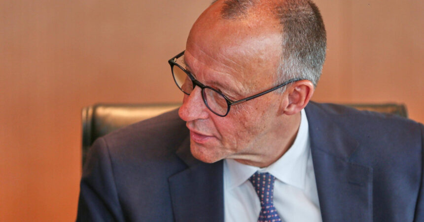 germania divizata de ideea trimiterii de trupe de mentinere a pacii in ucraina merz vrea sa va trimita in ucraina noi nu 68a873df3f8a0