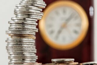 guvernul pregateste interzicerea cumulului pensiei cu salariul masura se va aplica si militarilor si fostilor politisti 68a5cba2c88d2