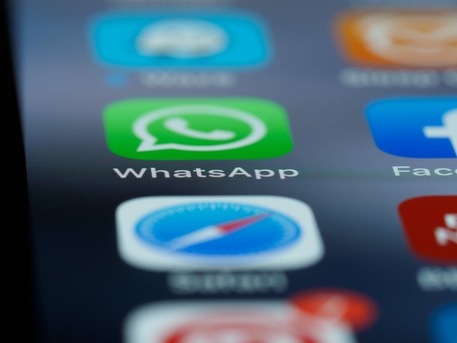 guvernul rus ordona ca o aplicatie de mesagerie sustinuta de stat sa fie preinstalata pe toate telefoanele si tabletele pentru a rivaliza cu whatsapp 68a71ea2a5593