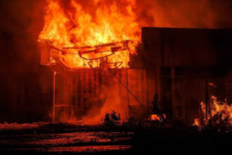 incendiu devastator in insulele marshall cladirea parlamentului a fost mistuita de flacari 68ad659020e6e