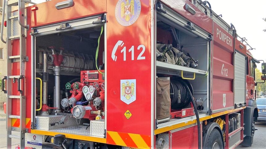 incendiu la o locomotiva care tracteaza 15 vagoane cu pasageri in gara palas 68b455a677c72