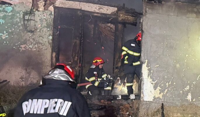 incendiu violent intr un sat din judetul ialomita un barbat a murit carbonizat 68b0291d81a8c