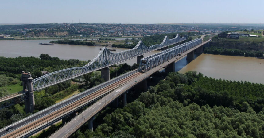 intarzieri de sute de minute pentru trenurile care merg spre litoral probleme la reteaua de contact intre fetesti si cernavoda 689fa72a0bc9c