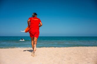 interventie de urgenta pe litoral persoana scoasa inconstienta din apa la eforie sud 689092316ce17