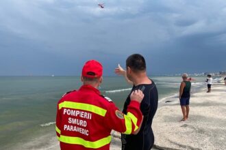 interventie de urgenta pe plaja 2 mai doua turiste din bucuresti mama si fiica scoase din apa de salvamari 68a70a062d1d9