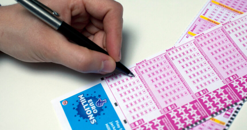 jackpot de 250 de milioane de euro in franta este cel mai mare castig din istoria loteriei franceze 68a581c337cf2