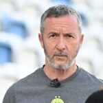 jucatorul aparat cu dintii de meme daca esti suporter nu inseamna ca te si pricepi la fotbal 68a44bda0cceb