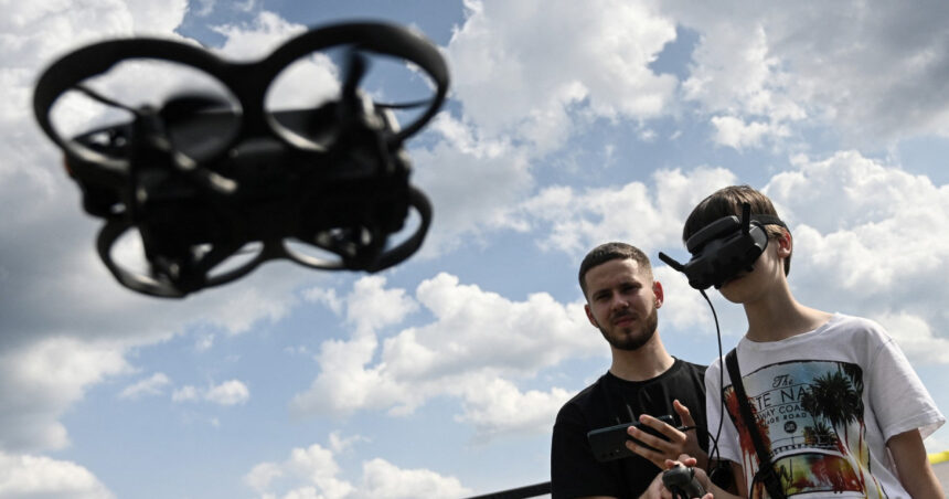 lituania va antrena copii in utilizarea dronelor pentru a contracara amenintarea rusiei instructia va incepe cu copii de 8 10 ani 689d868fdabaa