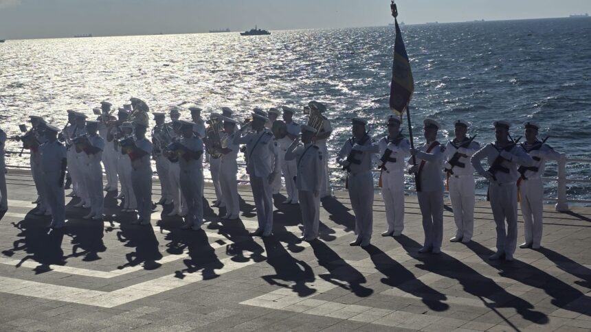 live foto video eroii marinari omagiati de fortele navale romane ceremonie religioasa si militara la monumentul crucea marinarilor 689d7a5681bb5