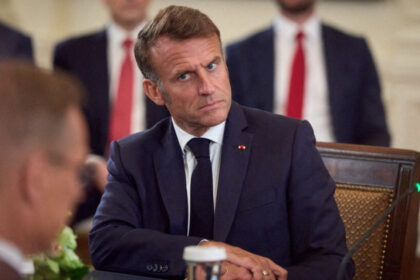 macron spune despre putin ca este un capcaun la usile noastre care are nevoie sa continue sa manance pentru a supravietui 68a452ff5d3eb